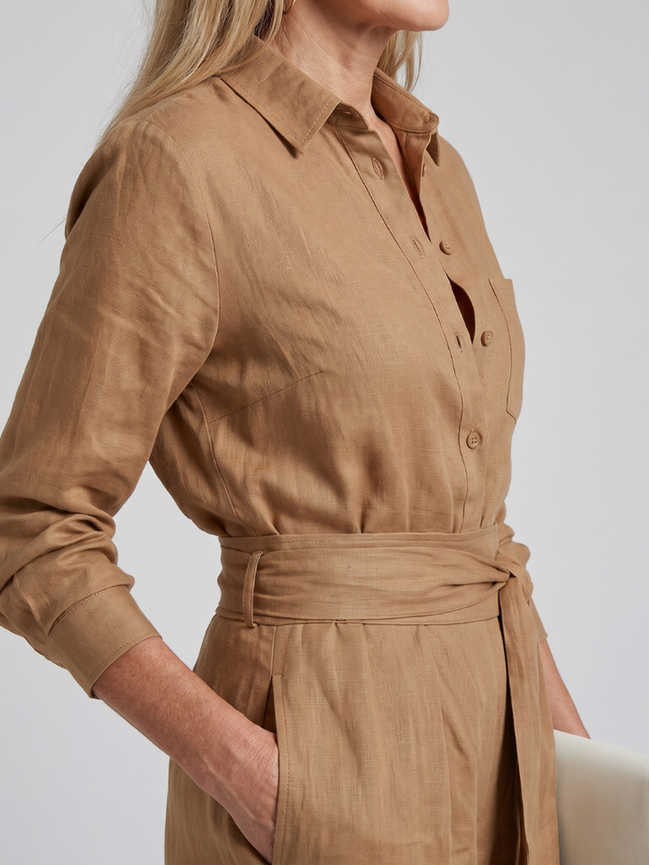 Jovie - Langärmliger Jumpsuit mit Knopfleiste und weitem Bein
