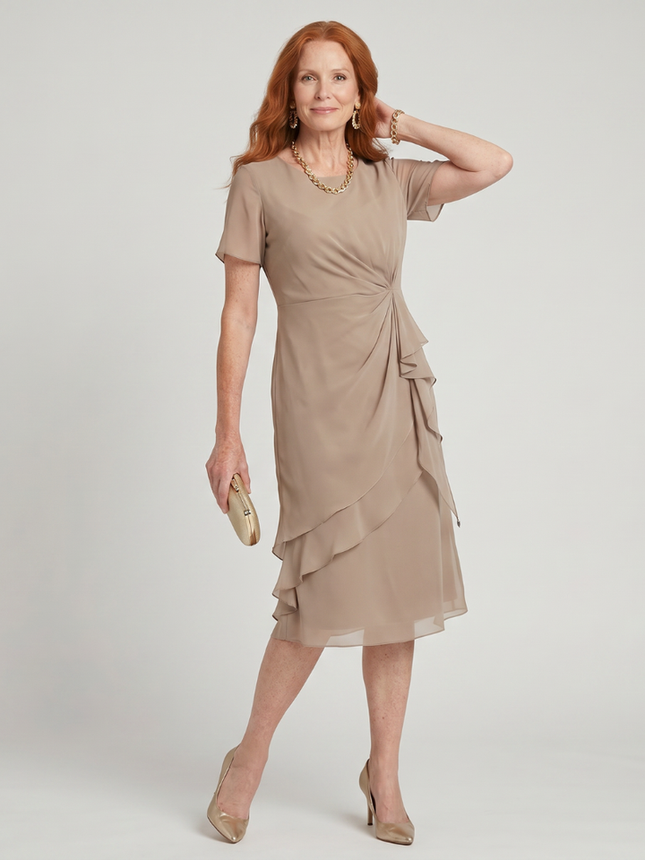 Eira - Midi-Kleid mit kurzen Ärmeln und geschichtetem Saum
