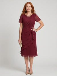 Eira - Midi-Kleid mit kurzen Ärmeln und geschichtetem Saum