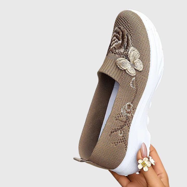 Leetha - Schmetterlingsgestickte Slipper