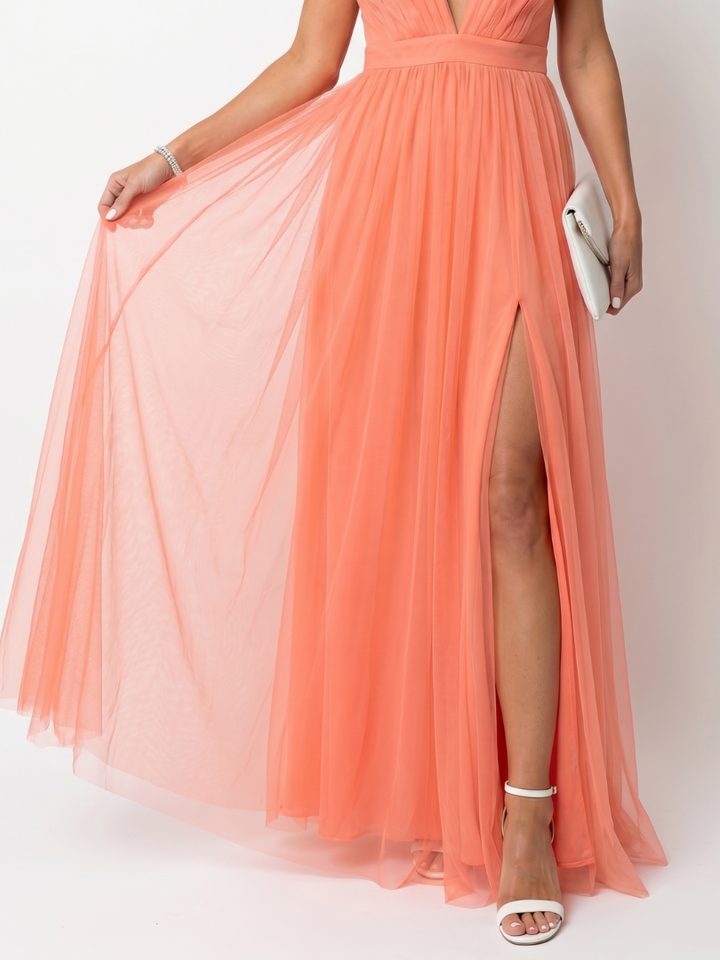 Tia - Maxi-Kleid mit tiefem V-Ausschnitt und Falten