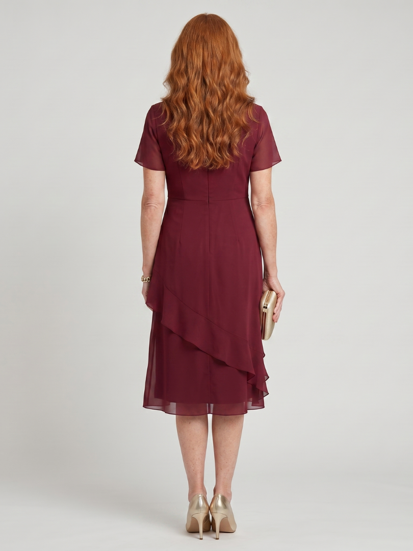 Eira - Midi-Kleid mit kurzen Ärmeln und geschichtetem Saum