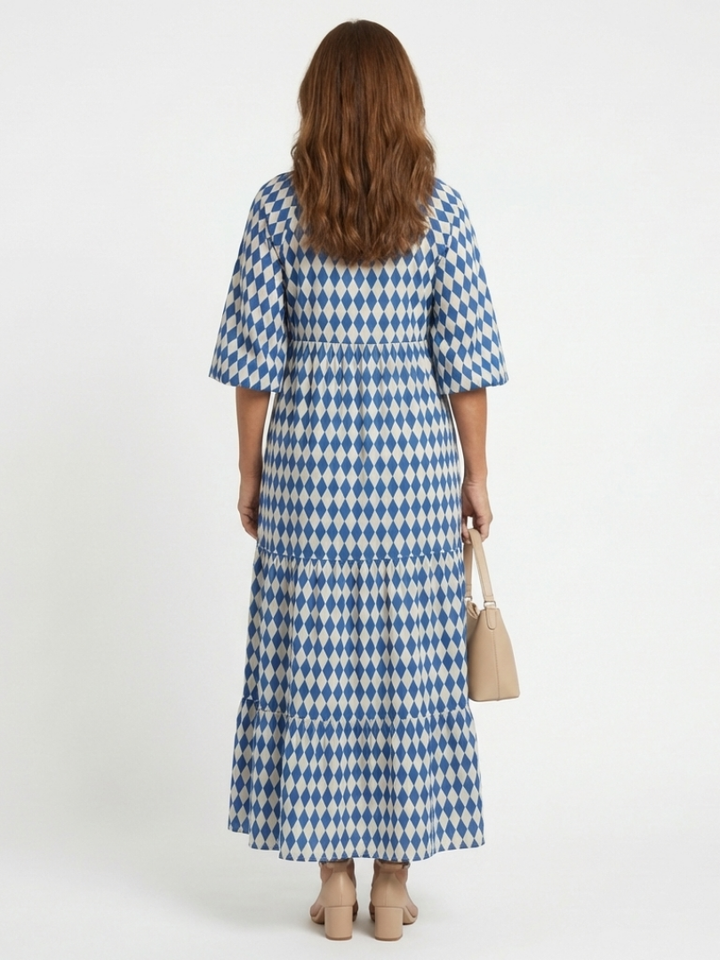 Elodie - Diamantmuster gestuftes Midi-Kleid