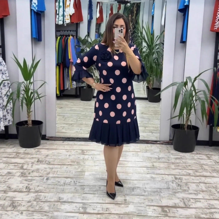 Odette - Weiches Polka Dot Kleid mit ausgestelltem Rüschensaum Navy