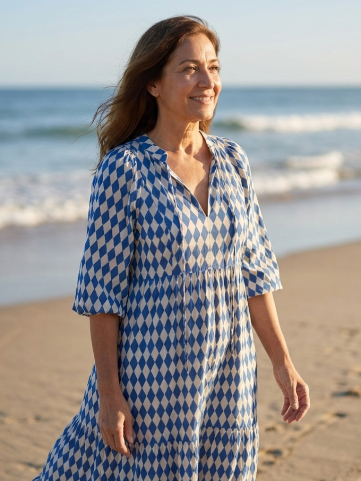 Elodie - Diamantmuster gestuftes Midi-Kleid