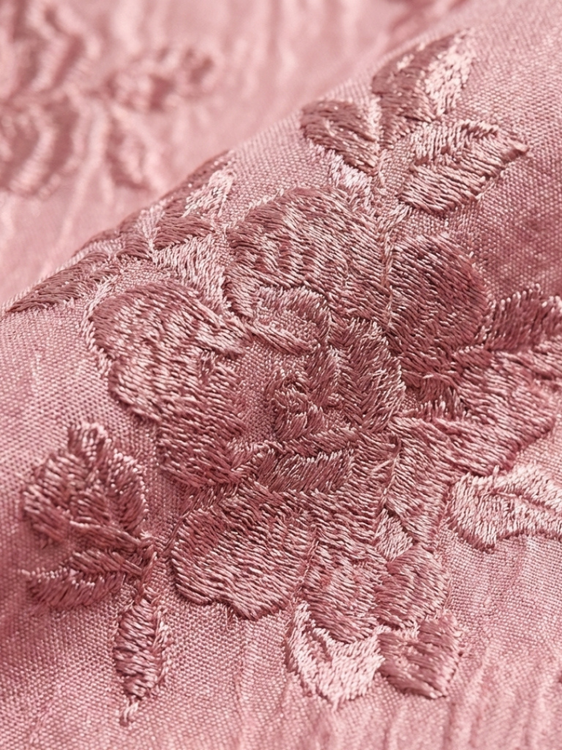 Xanthea - Kurzärmliges, tailliertes, floral strukturiertes Maxikleid