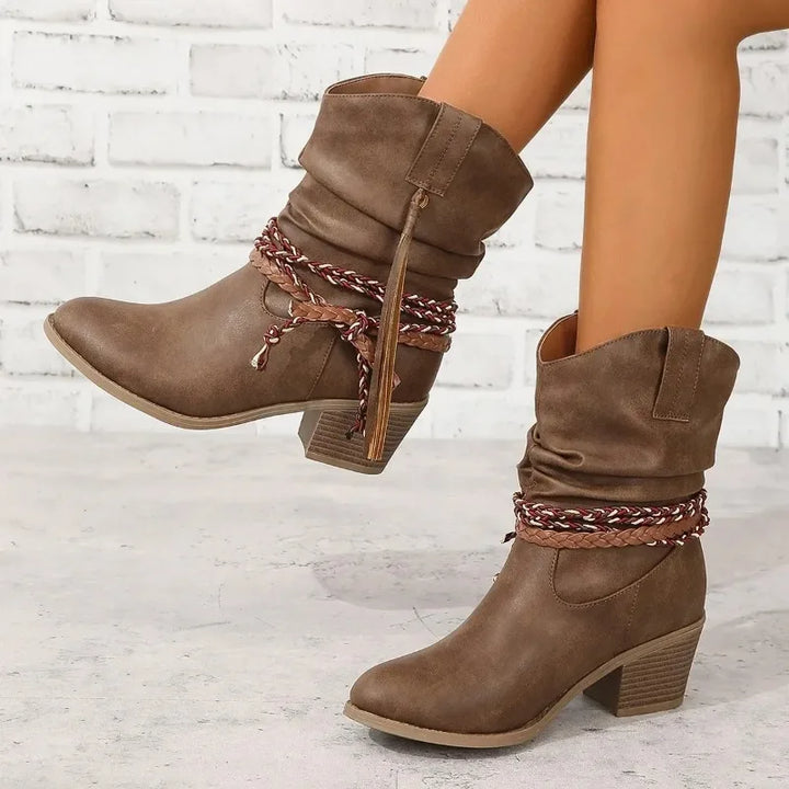 Mia - Geflochtene Western-Stiefeletten
