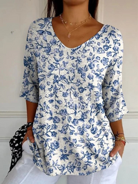 Genesis - Damen Pullover mit kleinen blauen Blumenmuster