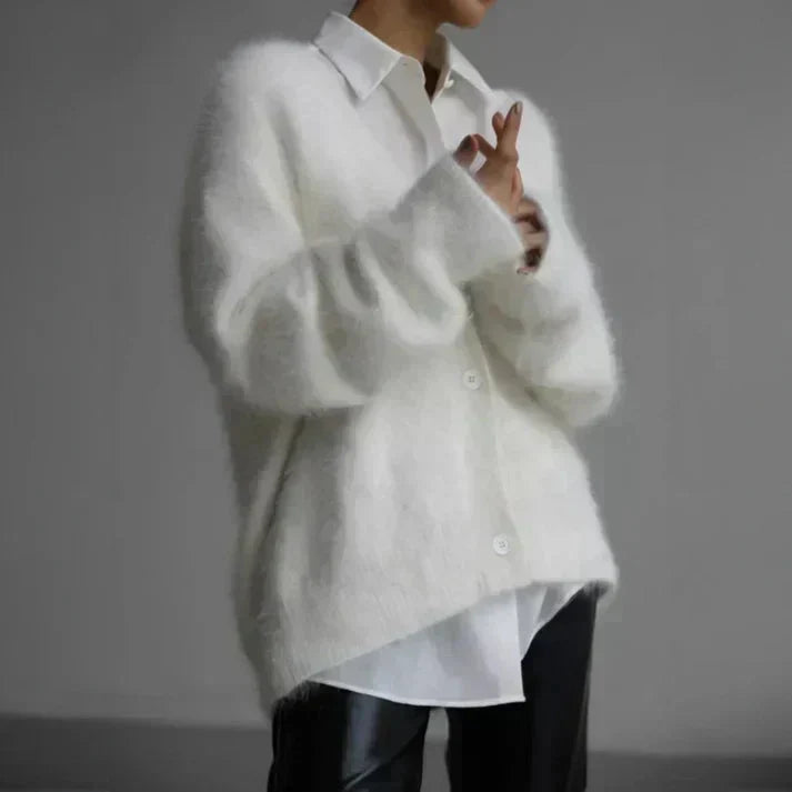 Edeltraud | Flauschige Oversize-Strickjacke für Damen