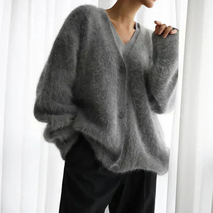 Edeltraud | Flauschige Oversize-Strickjacke für Damen