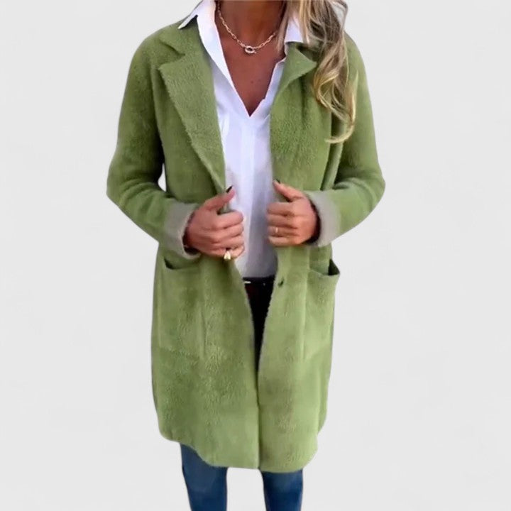 Ragnhildr | Damen Lange Strickjacke mit Knopfdetails