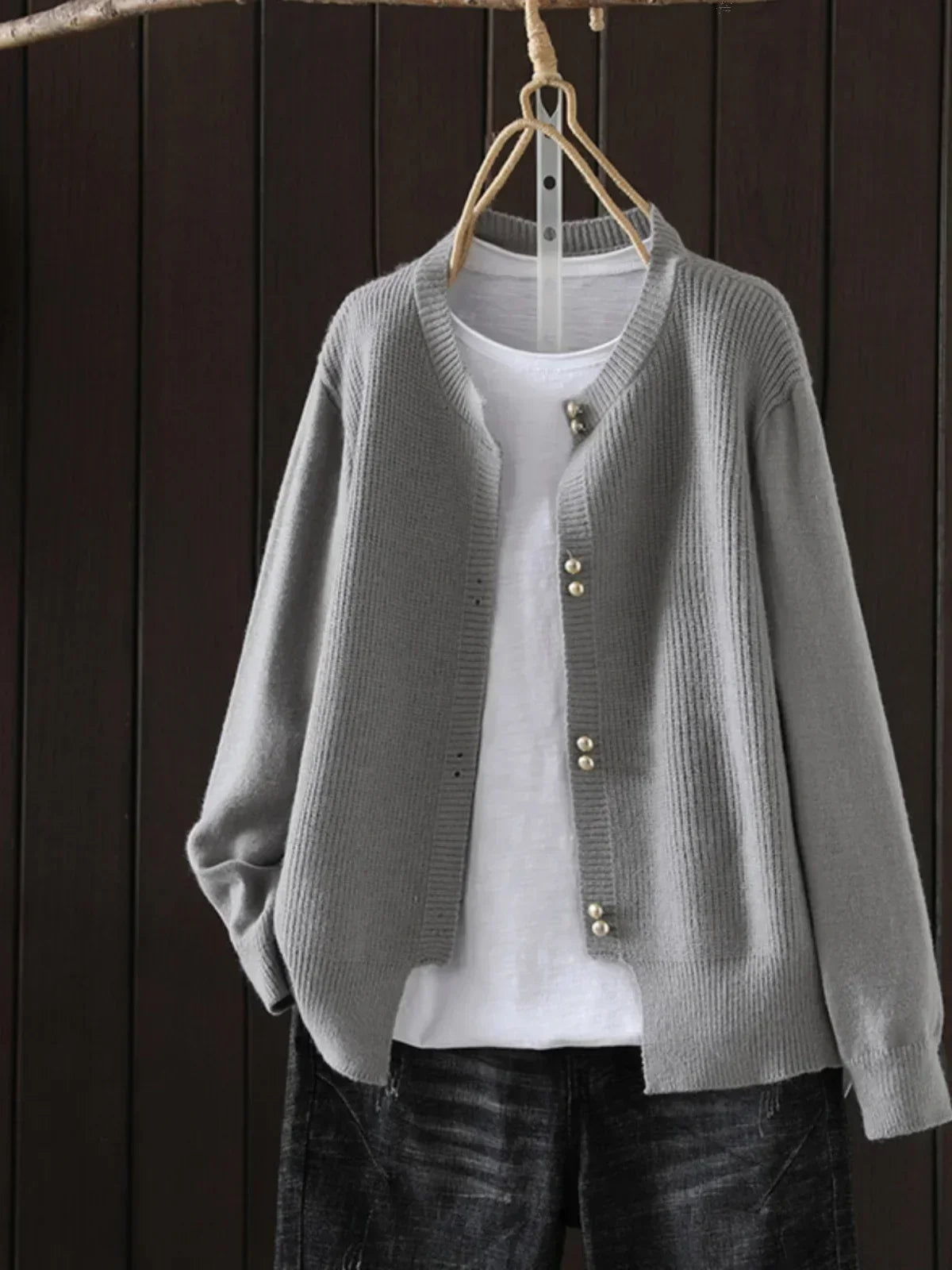 Solvara | Graue Damen Strickjacke mit Knöpfen