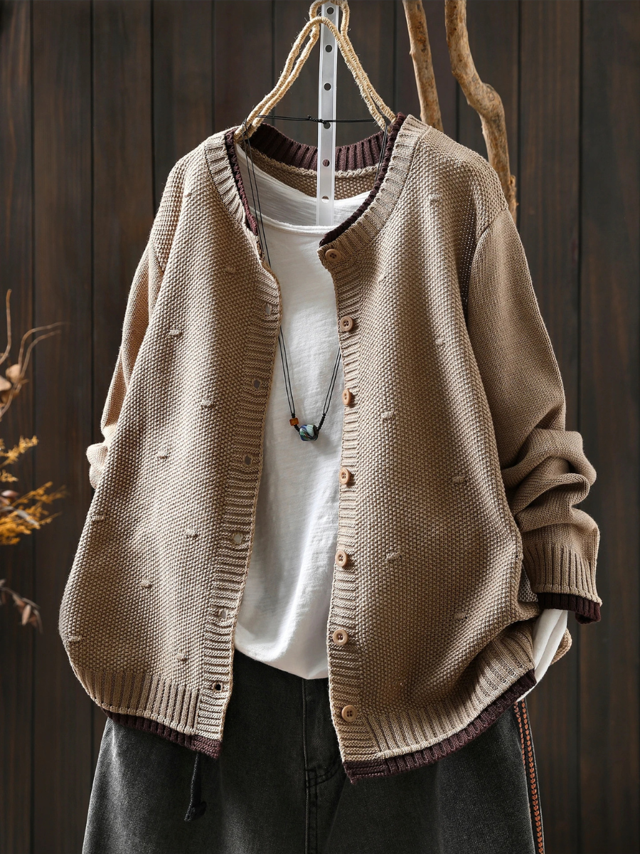 Svanheidra | Damen Oversized Strickjacke mit Knopfdetails