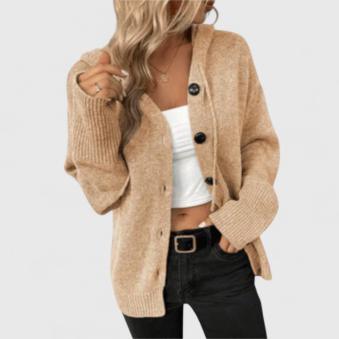 Wiltrud | Oversize Damen Strickjacke mit Knopfdetails