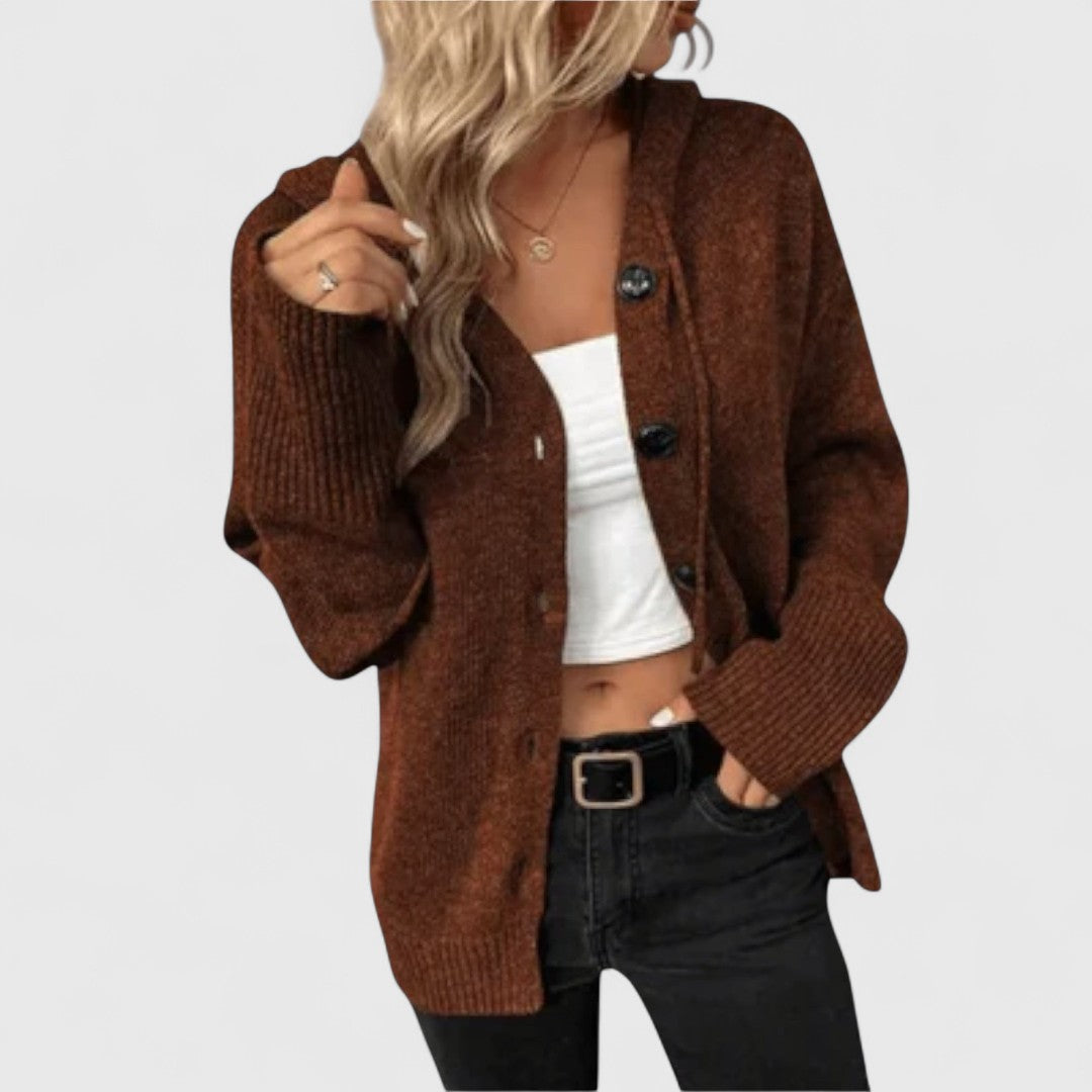 Wiltrud | Oversize Damen Strickjacke mit Knopfdetails