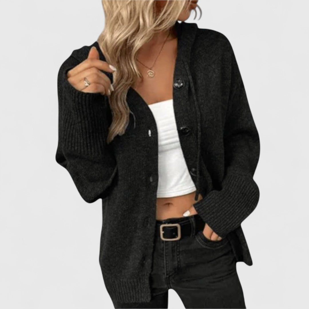 Wiltrud | Oversize Damen Strickjacke mit Knopfdetails